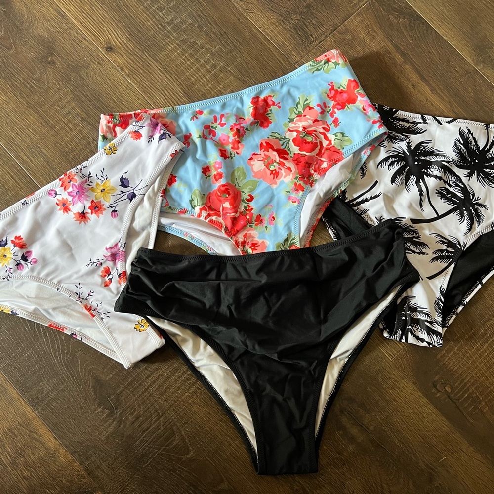NWT LADIES BIKINI SWIM BOTTOMS IN SIZE Large Never worn